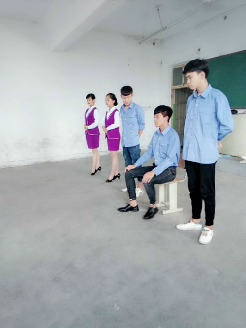 【工程】一年级形体会考过科考试